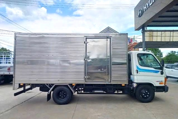 Nhà xe chở hàng Quảng Ngãi chạy tuyến tỉnh với xe cỡ trung