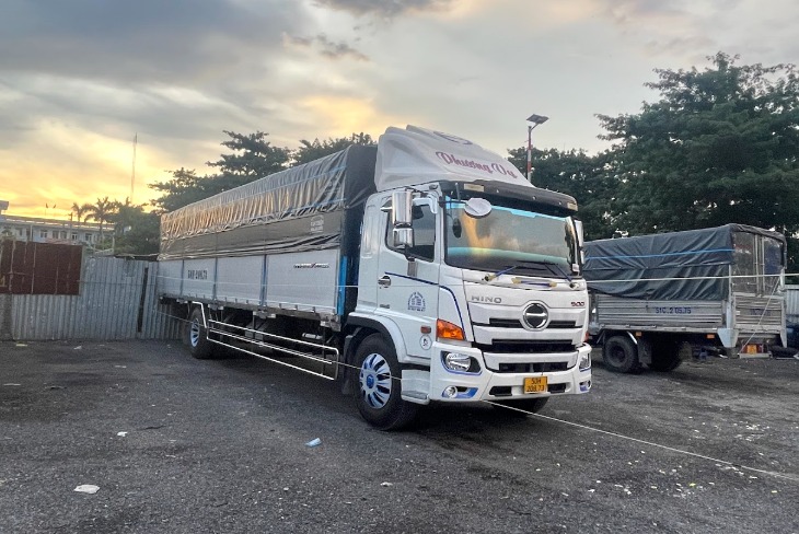 Xe ghép chuyển nhà TPHCM đi Long An: thùng sách đánh số, dán tên người nhận