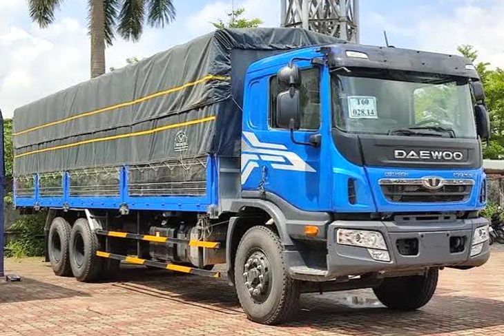 Xe ghép chuyển nhà TPHCM đi Tây Ninh chở thùng đồ đã dán nhãn tên và xã phường mới