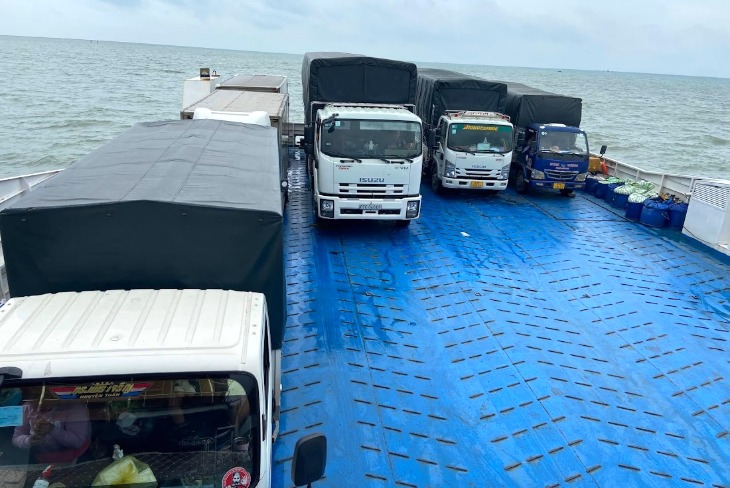 Xe ghép hàng Sài Gòn đi An Giang xếp kiện theo thứ tự điểm trả