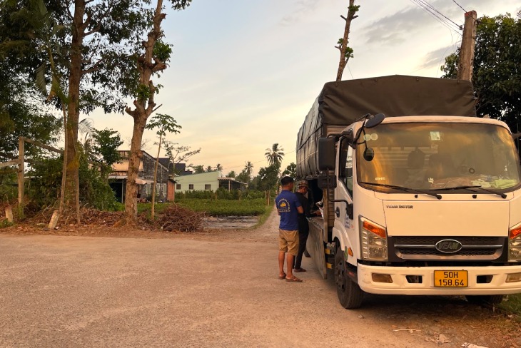 Xe ghép hàng Sài Gòn đi Kiên Giang xếp kiện theo mã nhánh trả hàng